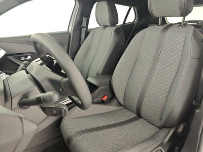 Peugeot 2008 PureTech 100 S&S Allure (12)