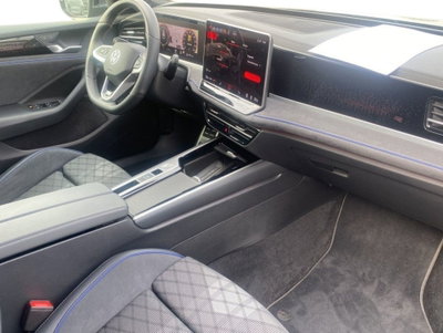 Volkswagen Passat 2.0 tdi scr R-Line 150cv dsg (8)