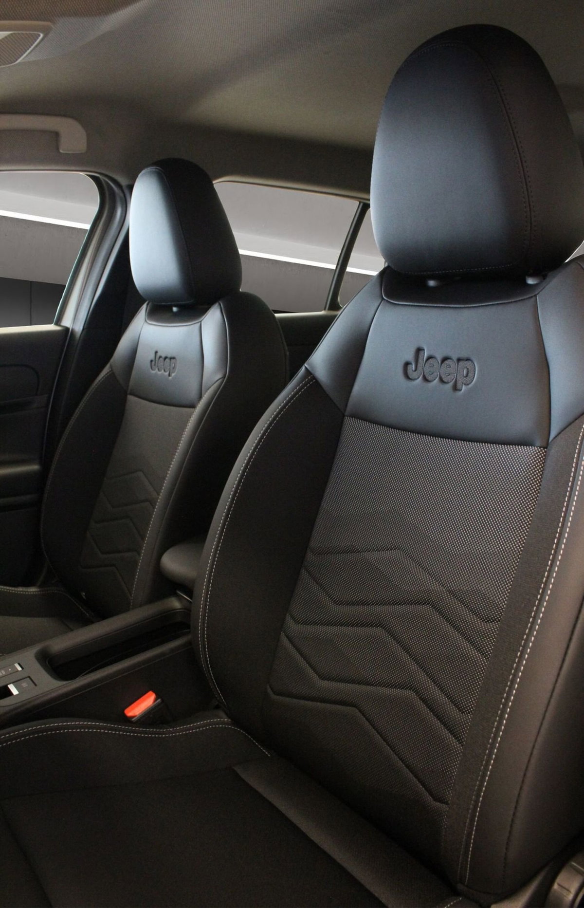 Jeep Avenger 1.2 turbo Altitude fwd 100cv (12)