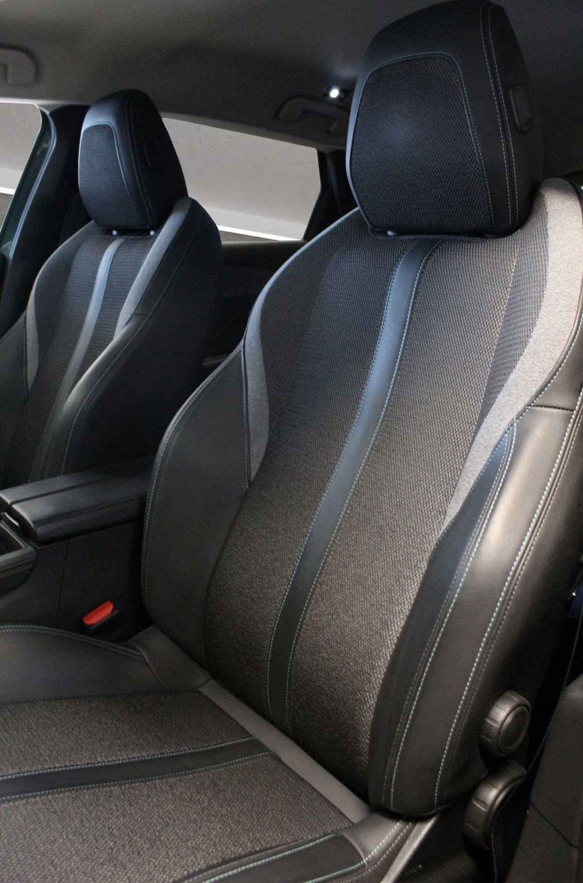 Peugeot 308 SW BlueHDi 130 S&S EAT8 Allure Pack (12)