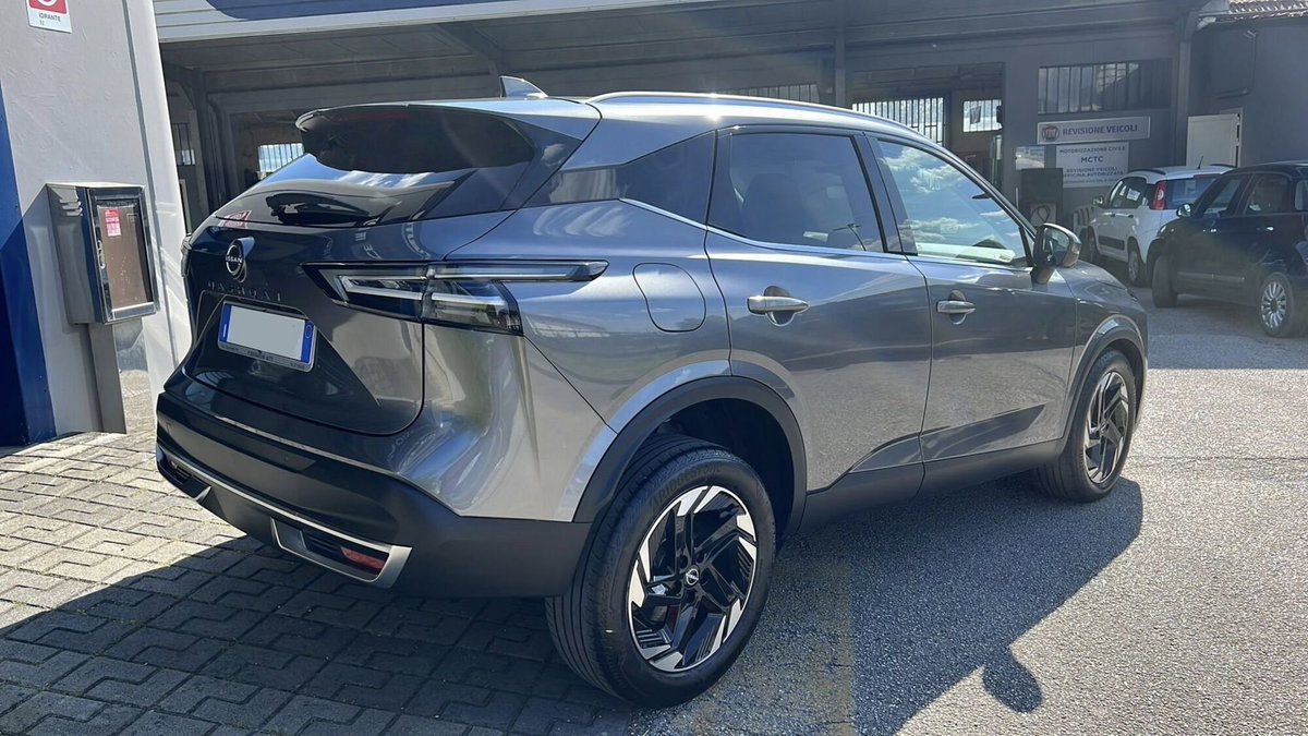 Nissan Qashqai 1.3 mhev Acenta 2wd 140cv (4)