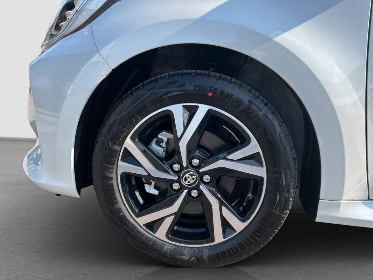 Toyota Yaris 1.5 Hybrid 5 porte Trend (18)