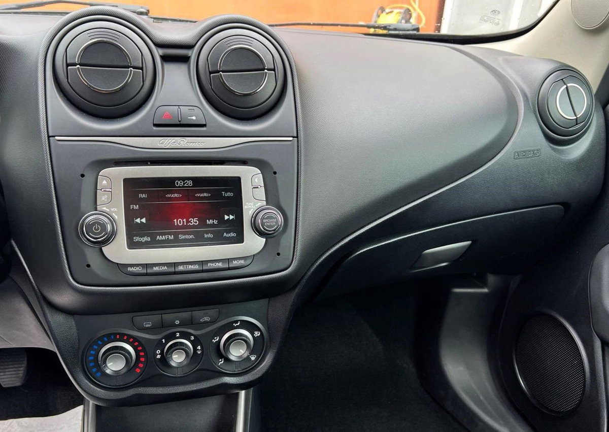 Alfa Romeo MiTo 1.4 70 CV 8V Progression (11)