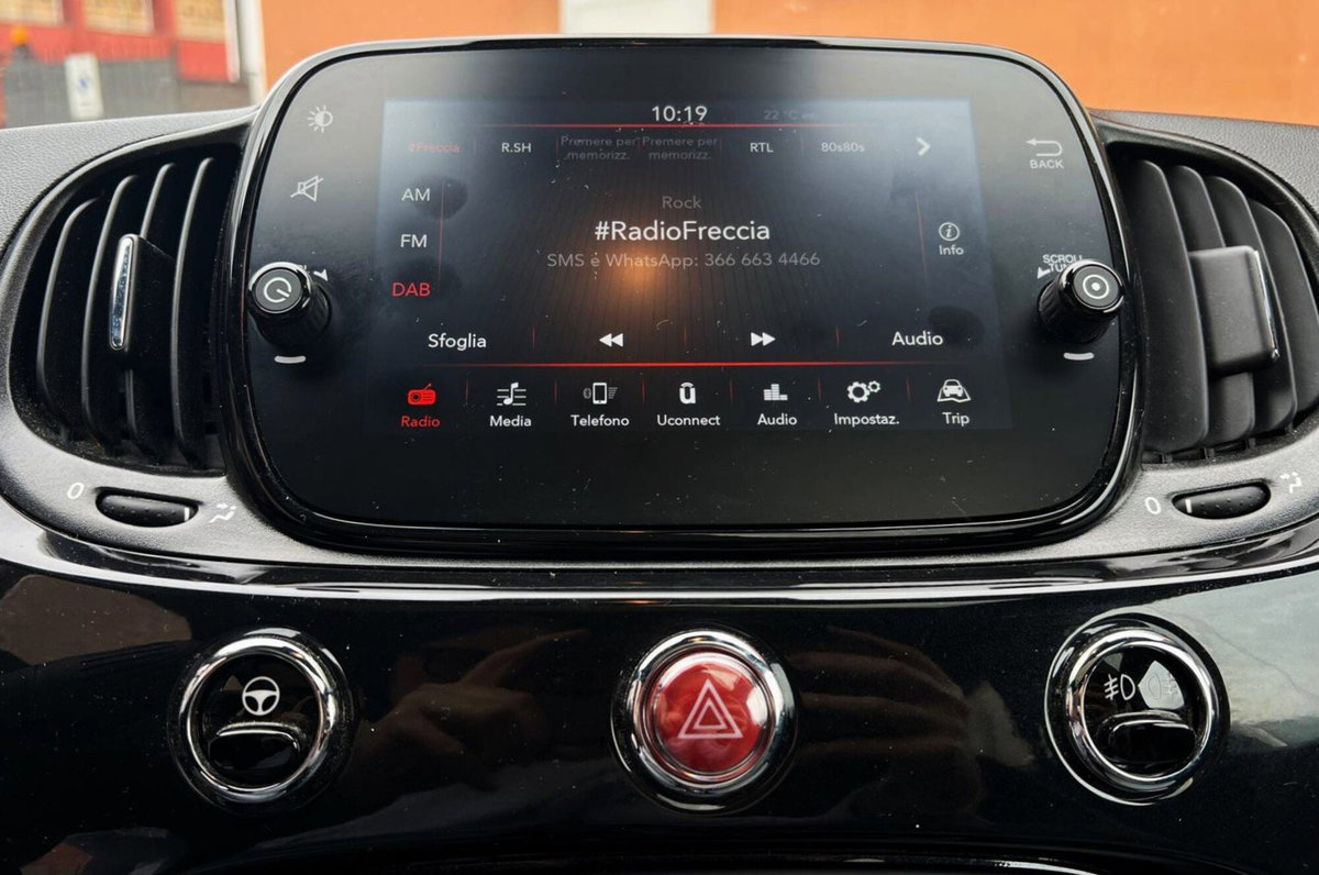 Fiat 500 1.0 Hybrid Lounge (10)