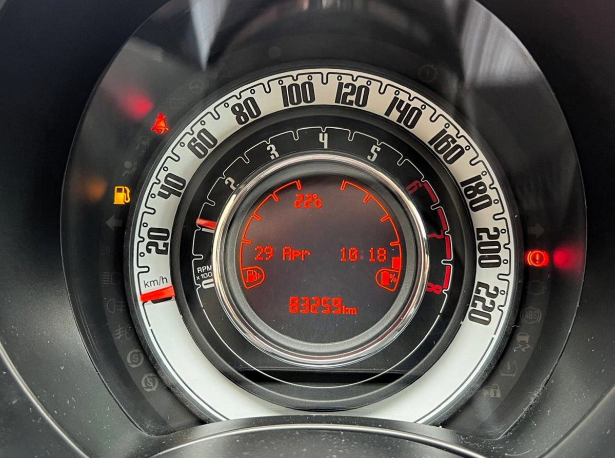 Fiat 500 1.0 Hybrid Lounge (8)