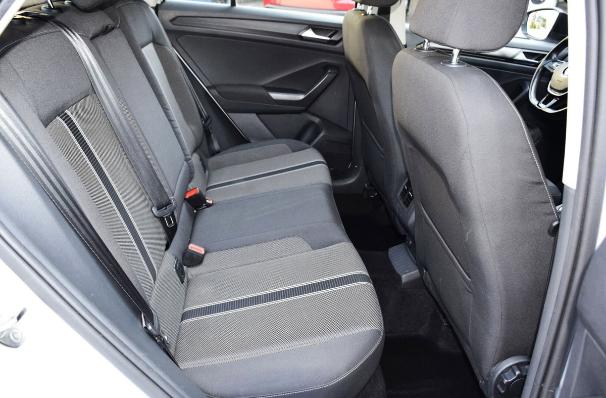 Volkswagen T-Roc 1.0 tsi Style 115cv (13)