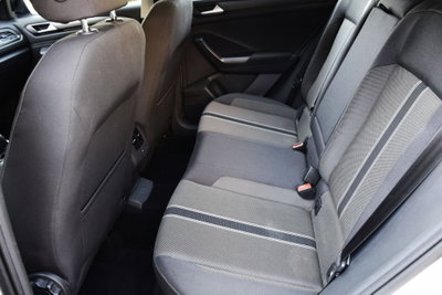 Volkswagen T-Roc 1.0 tsi Style 115cv (14)