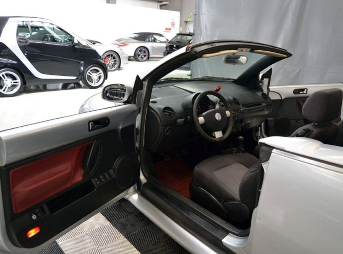 Volkswagen New Beetle Cabrio 16V (2)