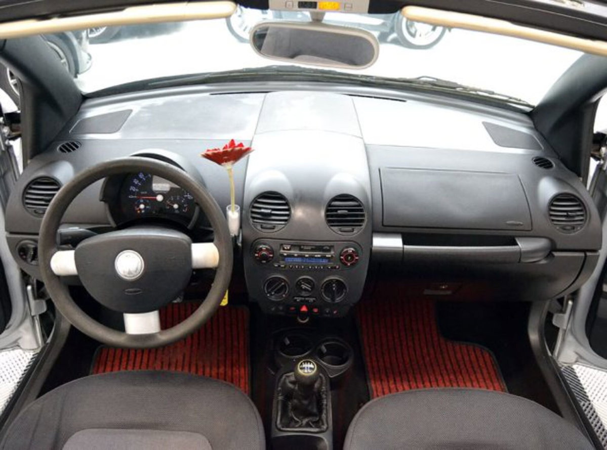 Volkswagen New Beetle Cabrio 16V (5)