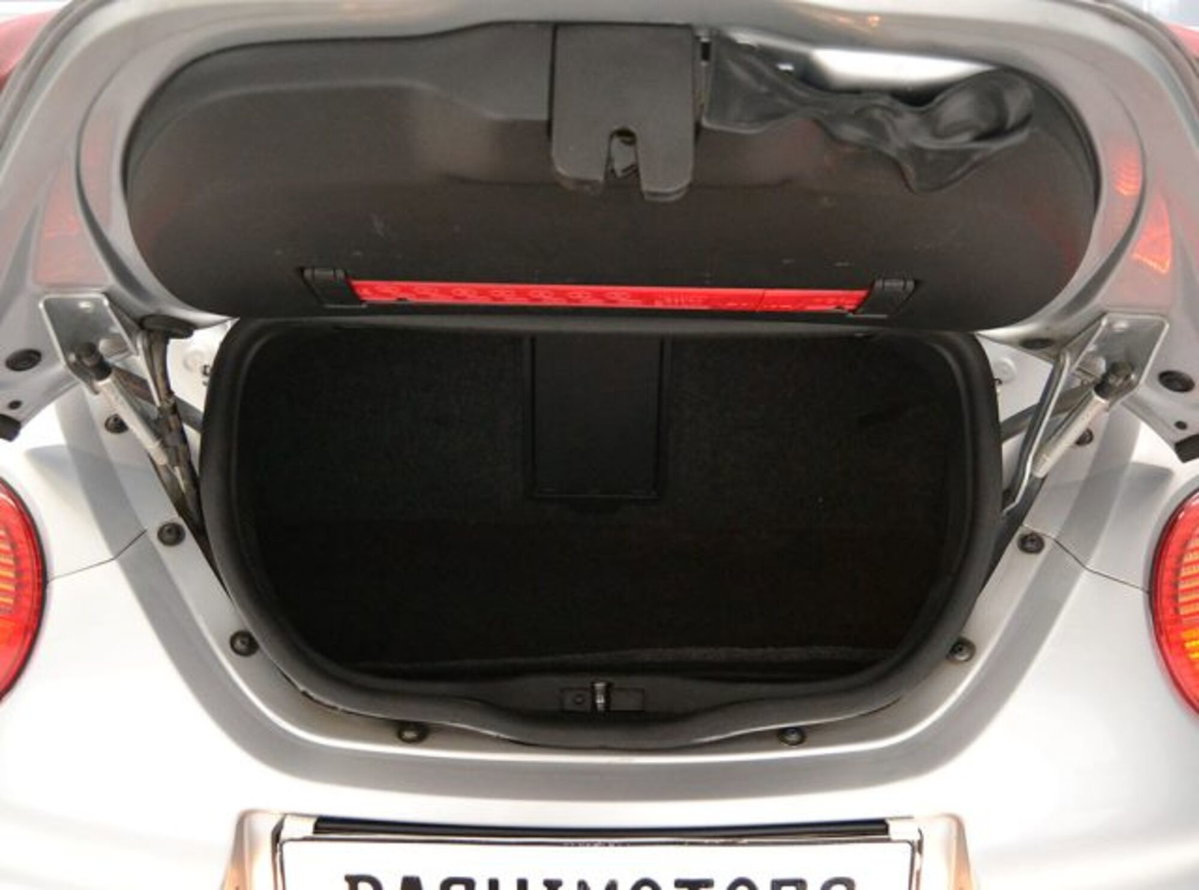 Volkswagen New Beetle Cabrio 16V (9)