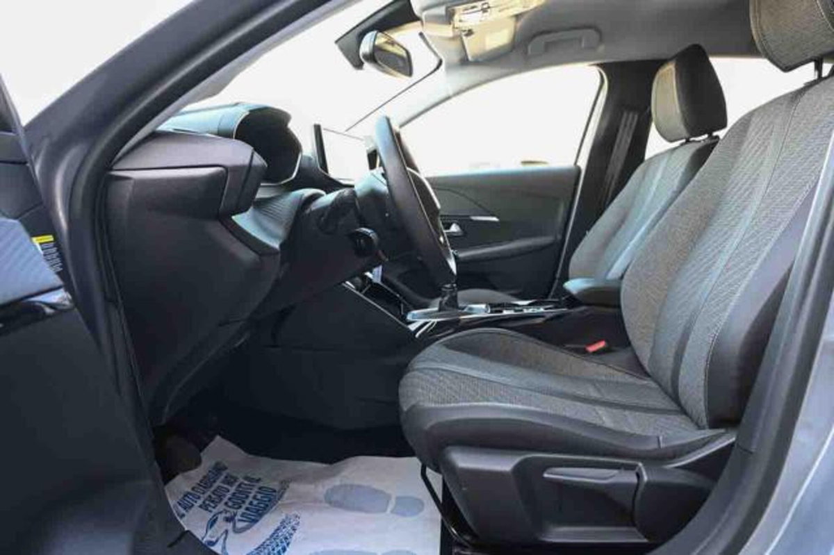 Peugeot 208 PureTech 100 Stop&Start 5 porte Allure (9)