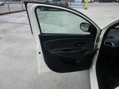 Lancia Ypsilon 1.3 MJT 16V 95 CV 5 porte S&S Gold (8)