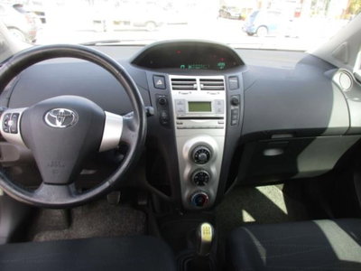 Toyota Yaris 16V cat 5 porte Sol (11)