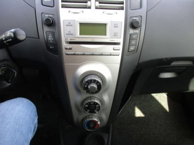 Toyota Yaris 16V cat 5 porte Sol (13)