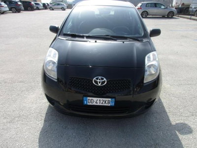 Toyota Yaris 16V cat 5 porte Sol (5)