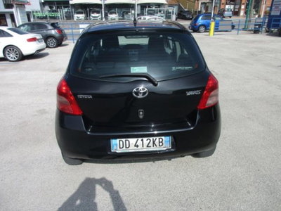 Toyota Yaris 16V cat 5 porte Sol (6)