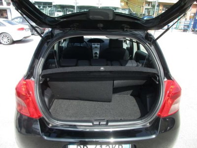 Toyota Yaris 16V cat 5 porte Sol (7)