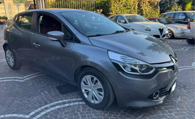 Renault Clio SCe 75 CV 5 porte Intens (2)