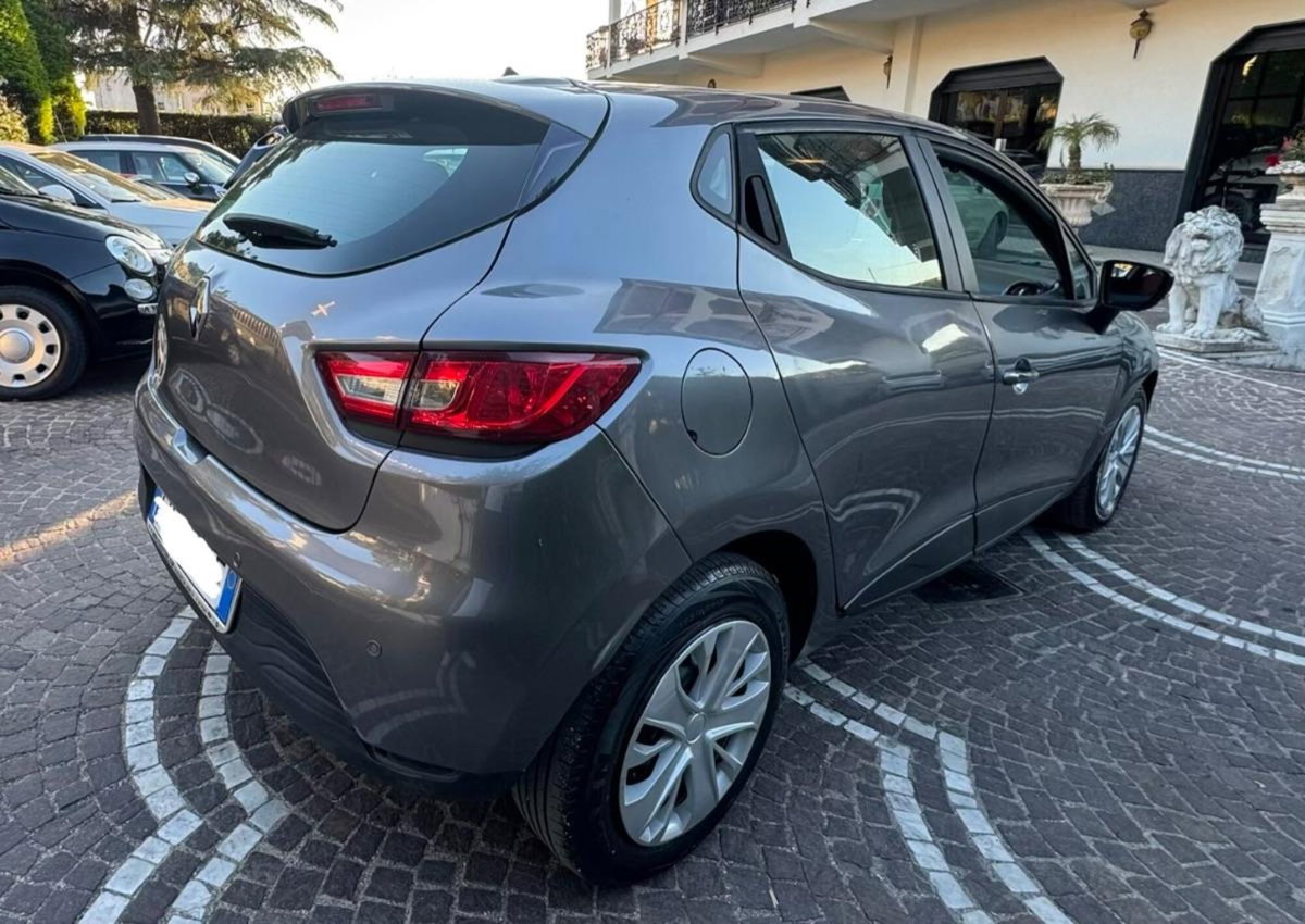 Renault Clio SCe 75 CV 5 porte Intens (3)