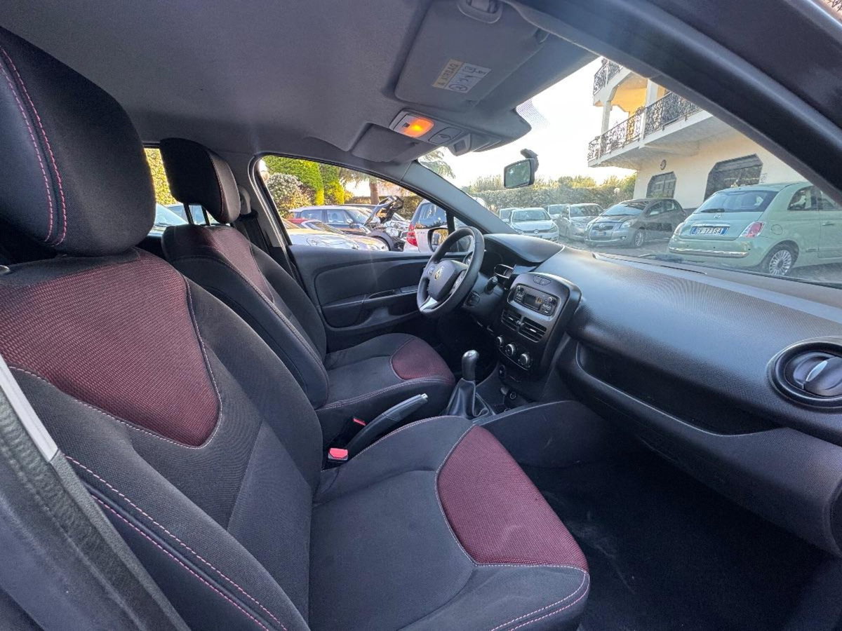 Renault Clio SCe 75 CV 5 porte Intens (4)