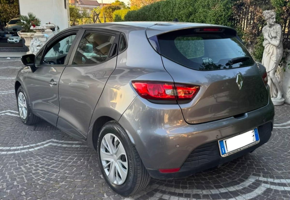 Renault Clio SCe 75 CV 5 porte Intens (5)