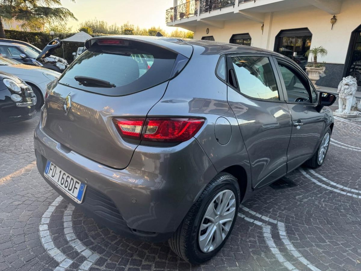 Renault Clio SCe 75 CV 5 porte Intens (6)