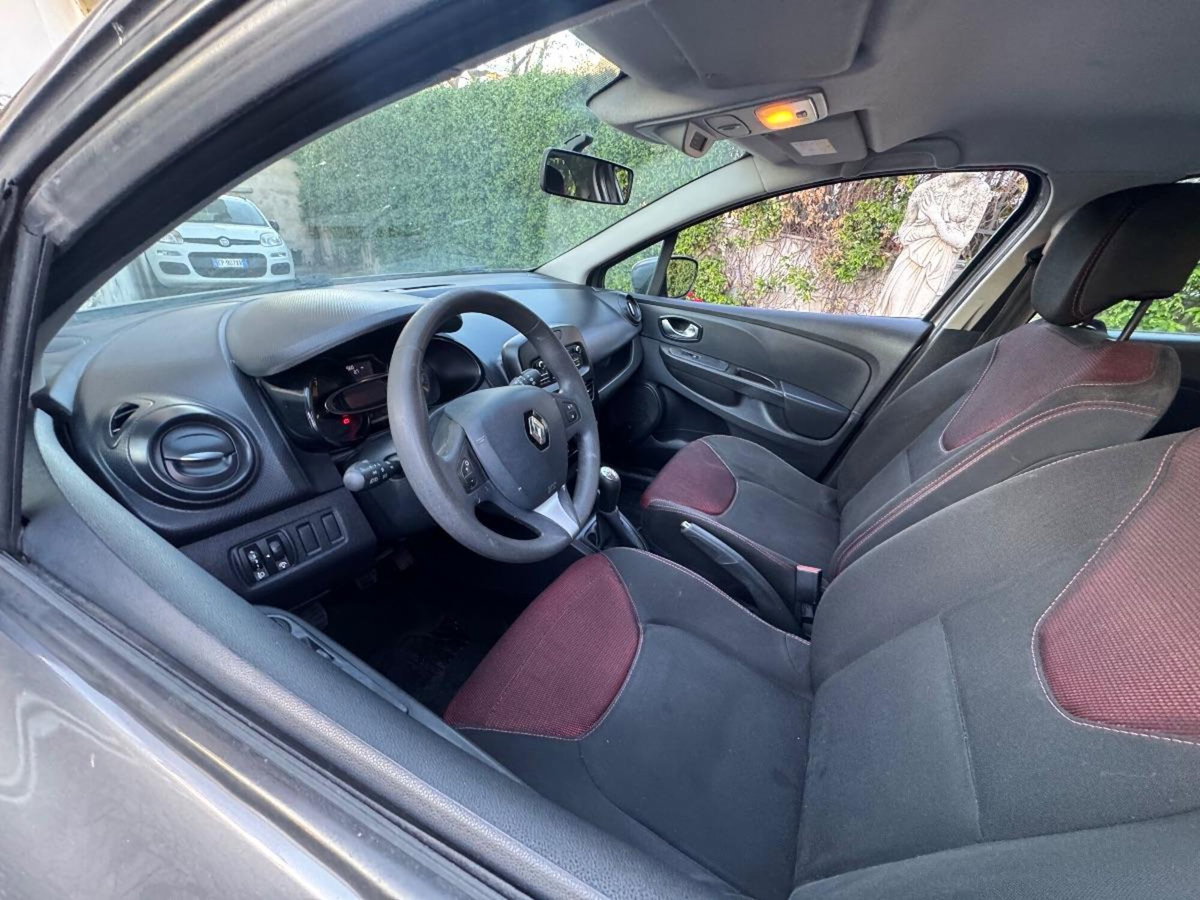 Renault Clio SCe 75 CV 5 porte Intens (8)