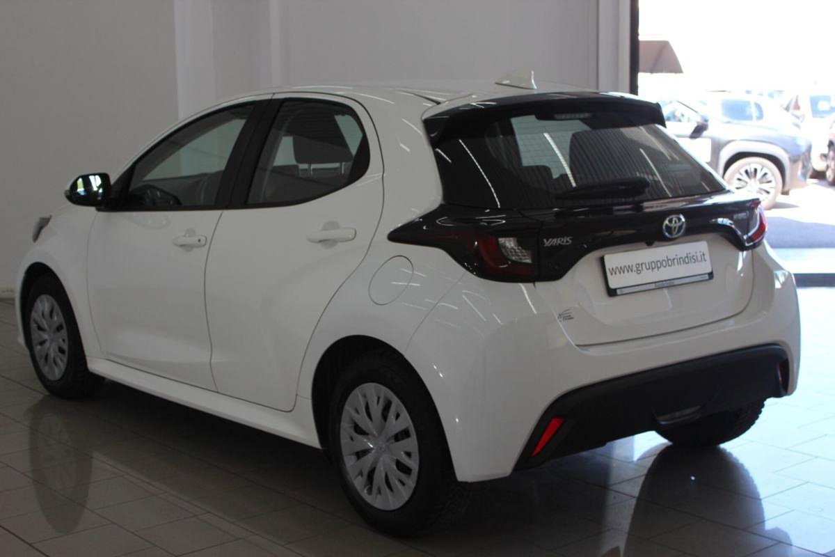 Toyota Yaris Cross 1.5 Hybrid 5p. E-CVT Active (6)