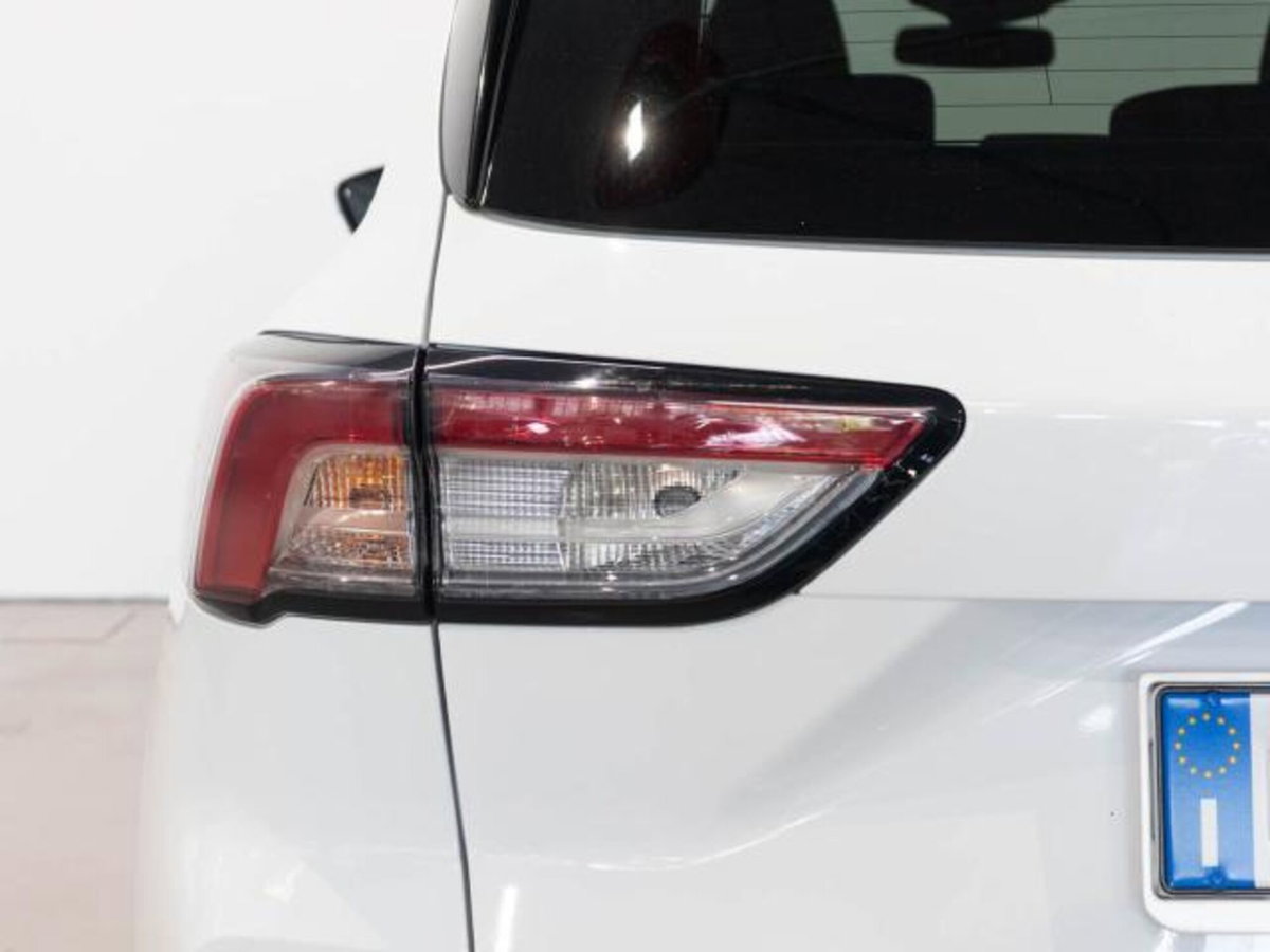 Ford Kuga 2.5 200 CV 4WD 5tronic Titanium (10)