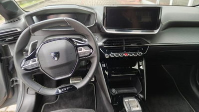 Peugeot 208 51 kWh GT (12)