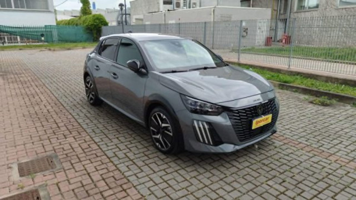 Peugeot 208 51 kWh GT (4)