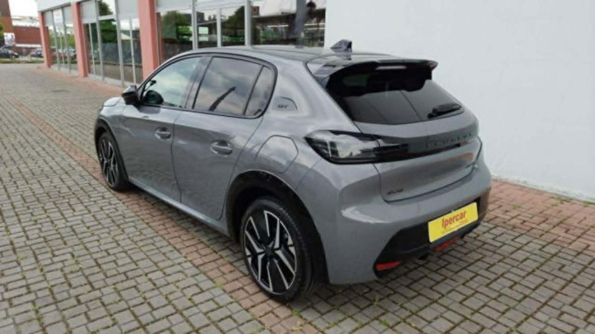 Peugeot 208 51 kWh GT (7)