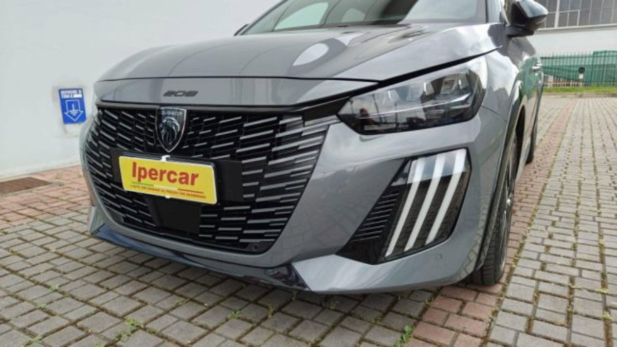 Peugeot 208 51 kWh GT (9)