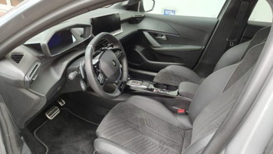 Peugeot 208 51 kWh GT (10)