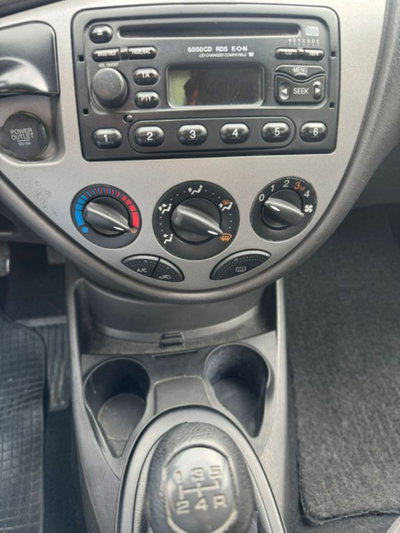 Ford Focus Station Wagon 1.8 TDCi (100CV) cat SW Zetec (16)