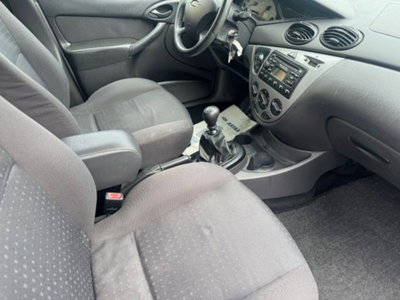 Ford Focus Station Wagon 1.8 TDCi (100CV) cat SW Zetec (8)