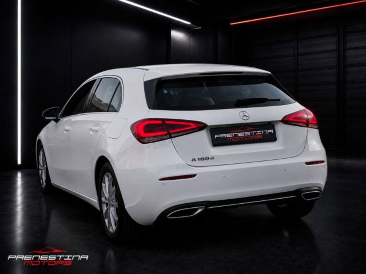 Mercedes-Benz Classe A Sedan 180 d Automatic 4p. Sport (3)