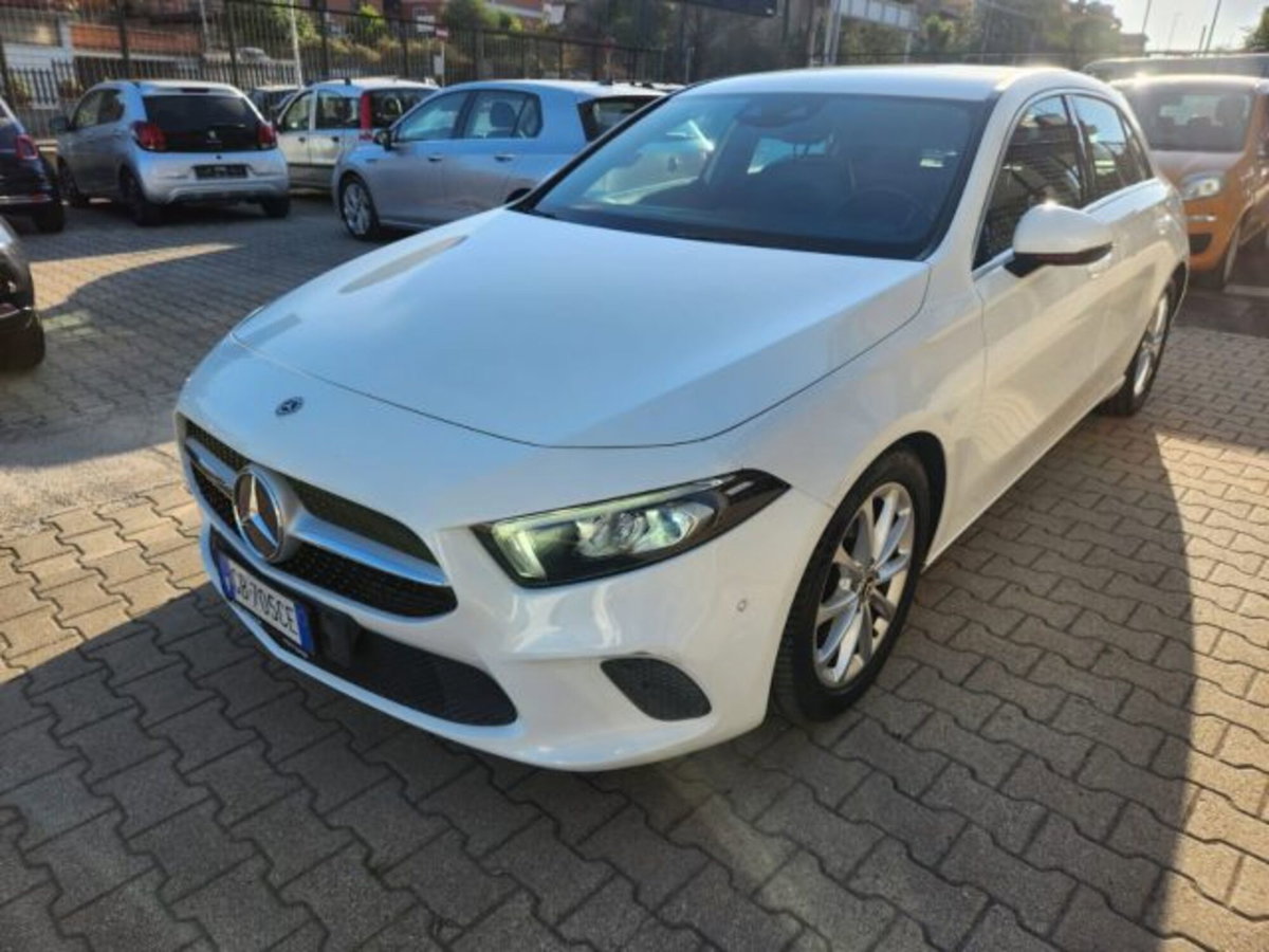 Mercedes-Benz Classe A Sedan 180 d Automatic 4p. Sport (3)