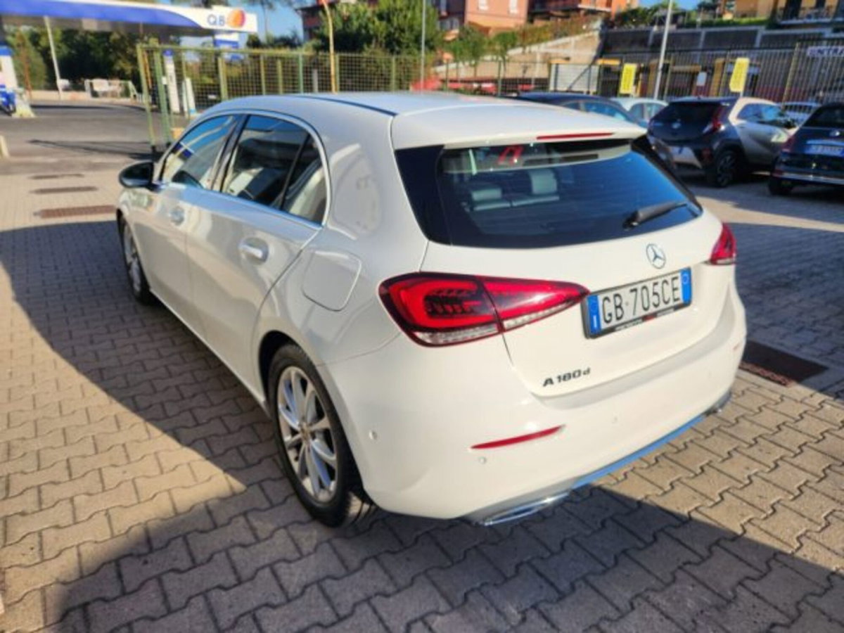 Mercedes-Benz Classe A Sedan 180 d Automatic 4p. Sport (4)