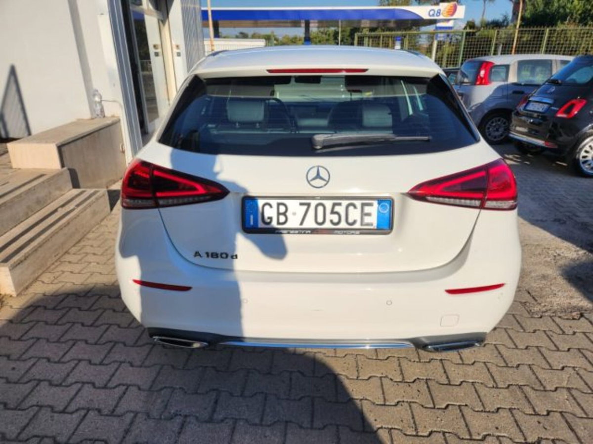 Mercedes-Benz Classe A Sedan 180 d Automatic 4p. Sport (5)