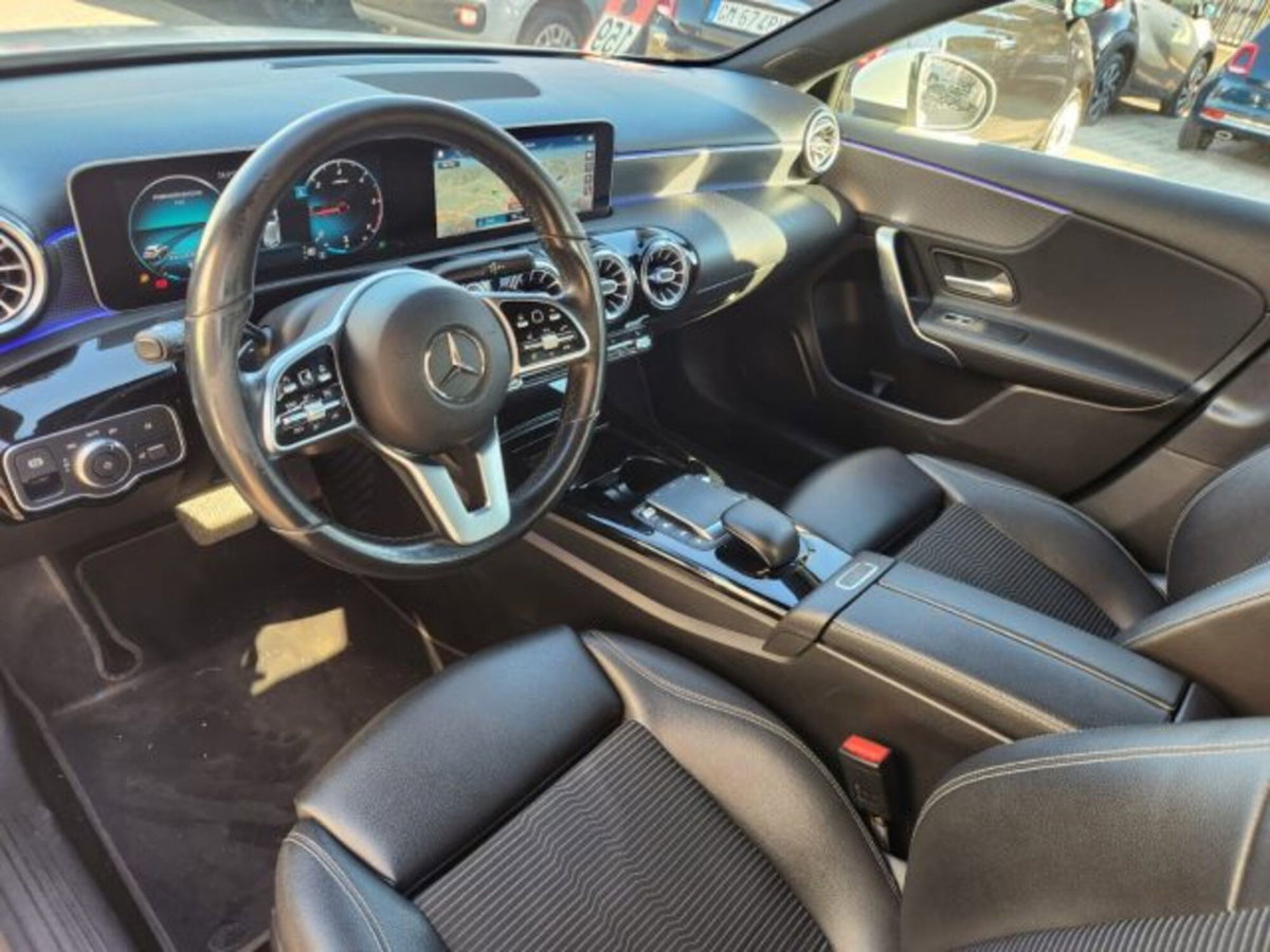 Mercedes-Benz Classe A Sedan 180 d Automatic 4p. Sport (9)