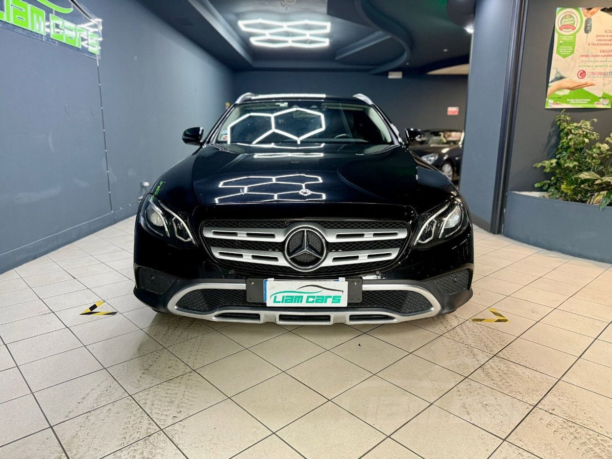 Mercedes-Benz Classe E Station Wagon 350 d 4Matic Premium Plus All-Terrain (2)