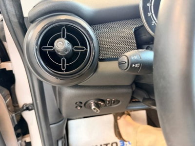 MINI Mini 1.5 Cooper Classic (17)