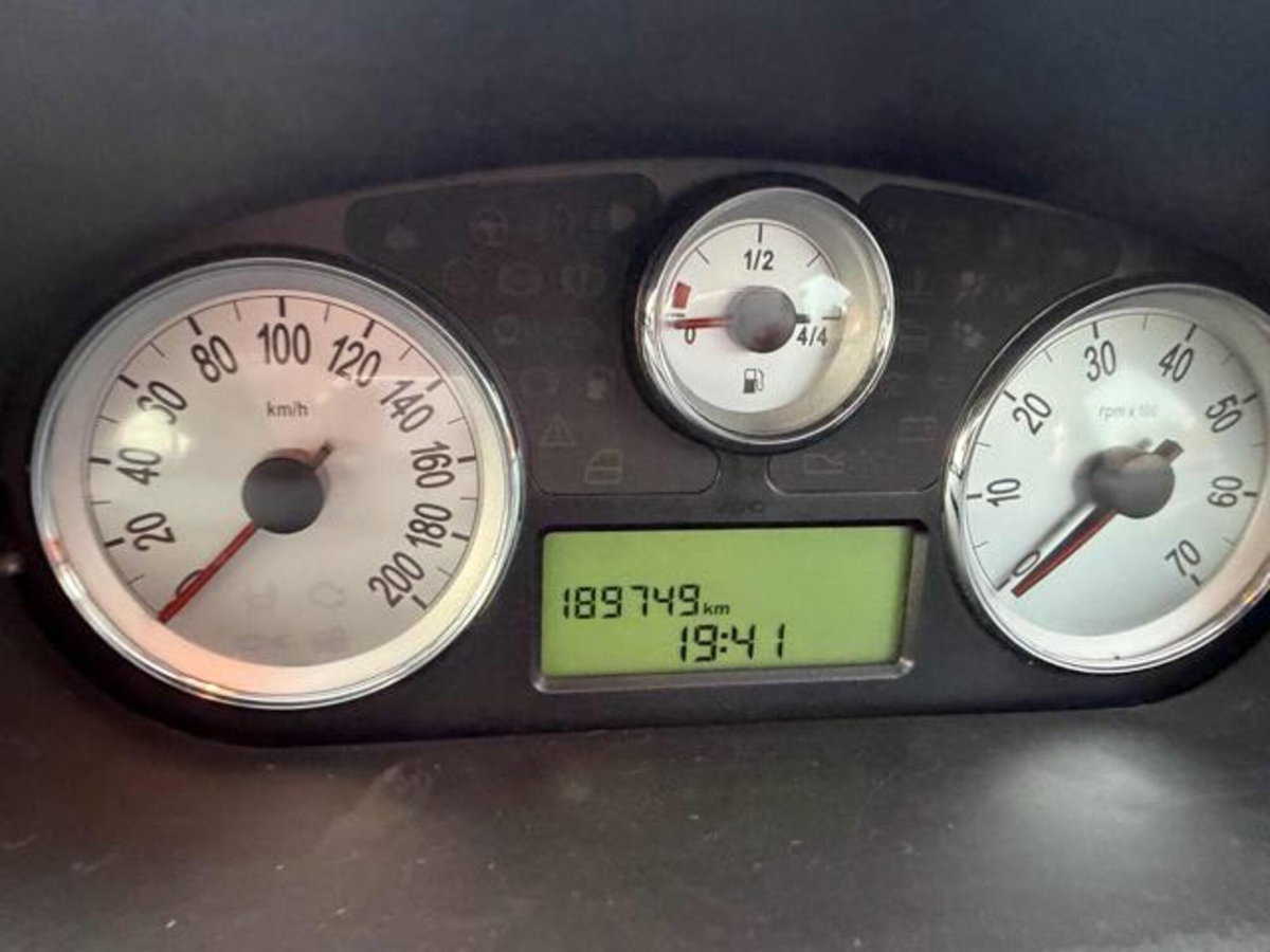 Lancia Ypsilon 1.2 Versus (13)