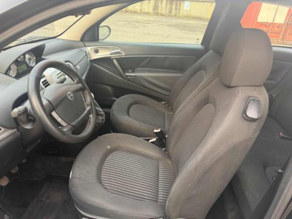 Lancia Ypsilon 1.2 Versus (6)