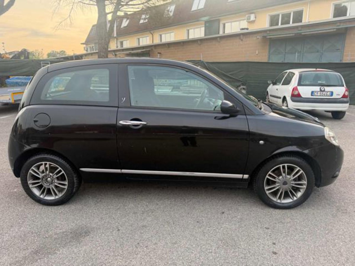Lancia Ypsilon 1.2 Versus
