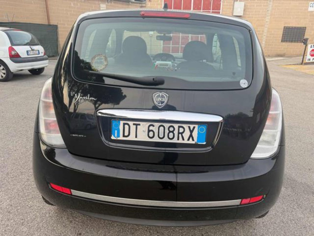 Lancia Ypsilon 1.2 Versus (3)