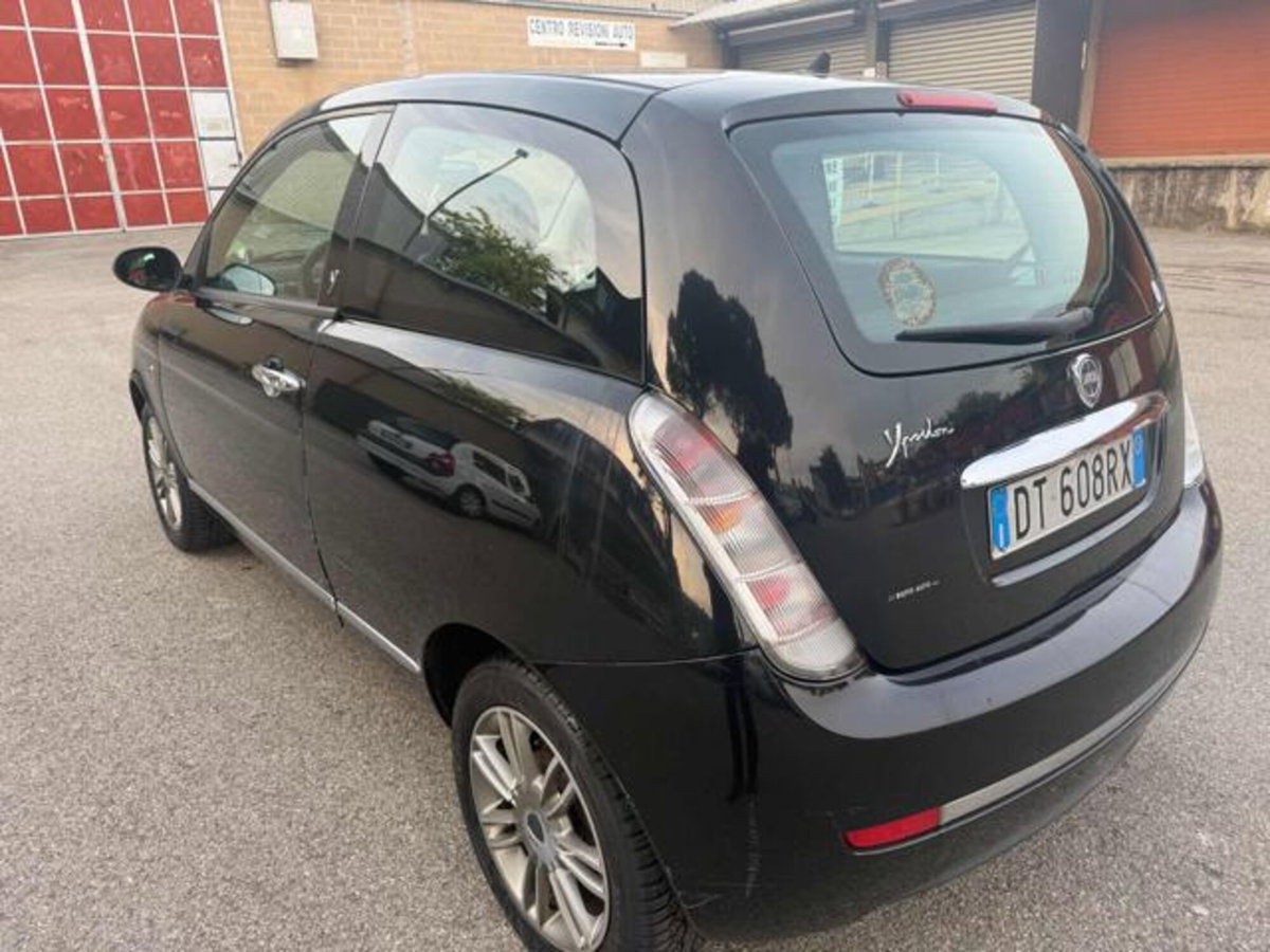 Lancia Ypsilon 1.2 Versus (4)