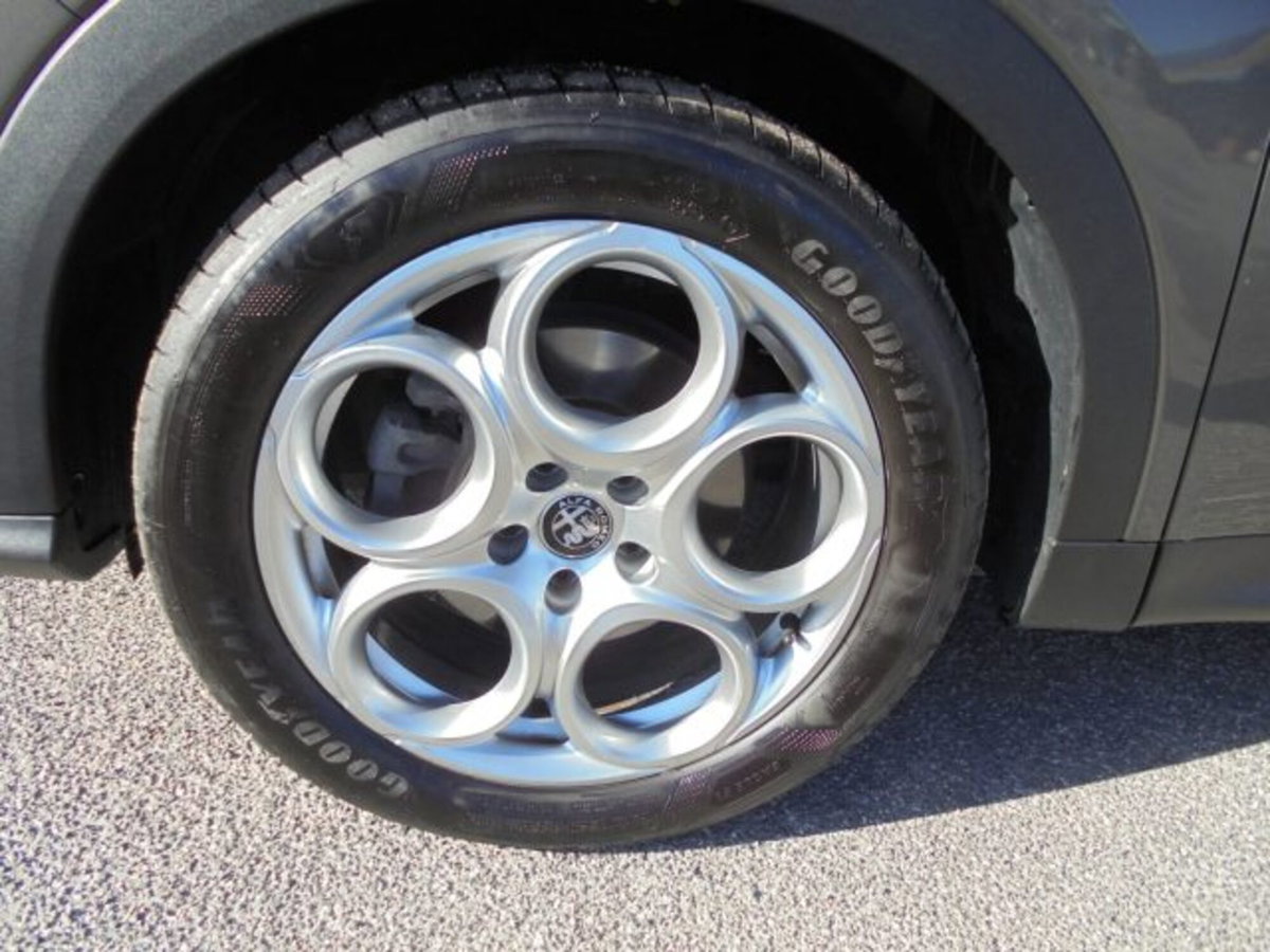 Alfa Romeo Tonale 1.6 Sprint 130cv tct6 (9)