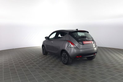 Lancia Ypsilon 1.0 FireFly 5 porte S&S Hybrid Silver Plus (6)